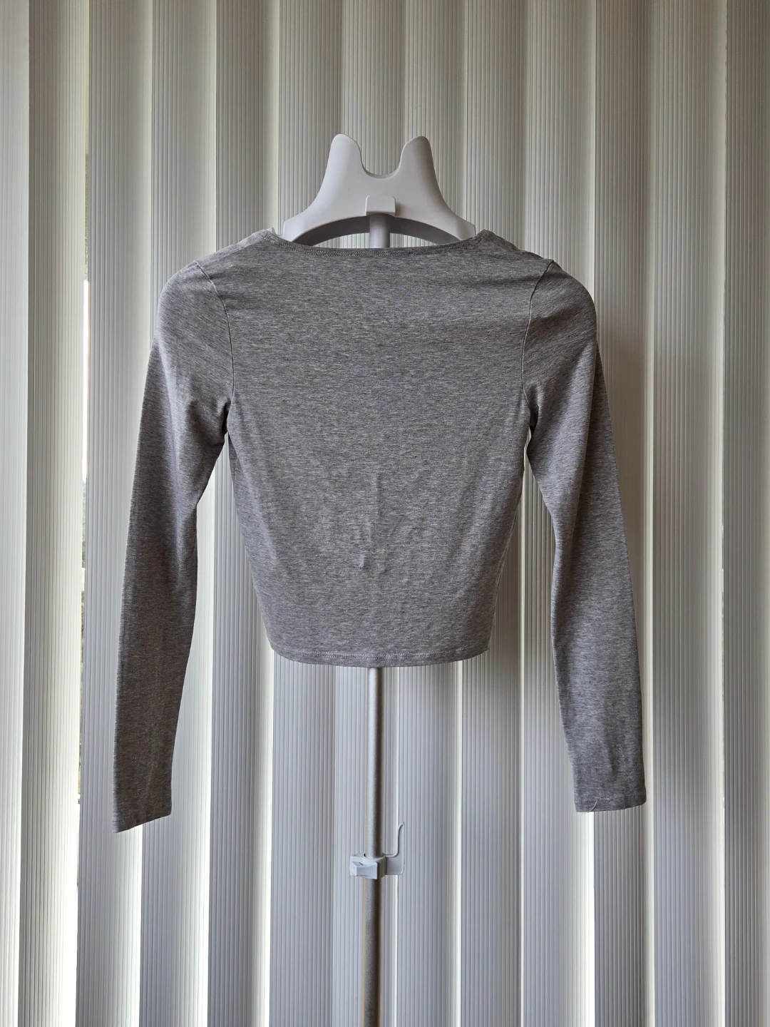 Groceries Apparel Grey Long Sleeve Crop Top - Size Small - photo 2