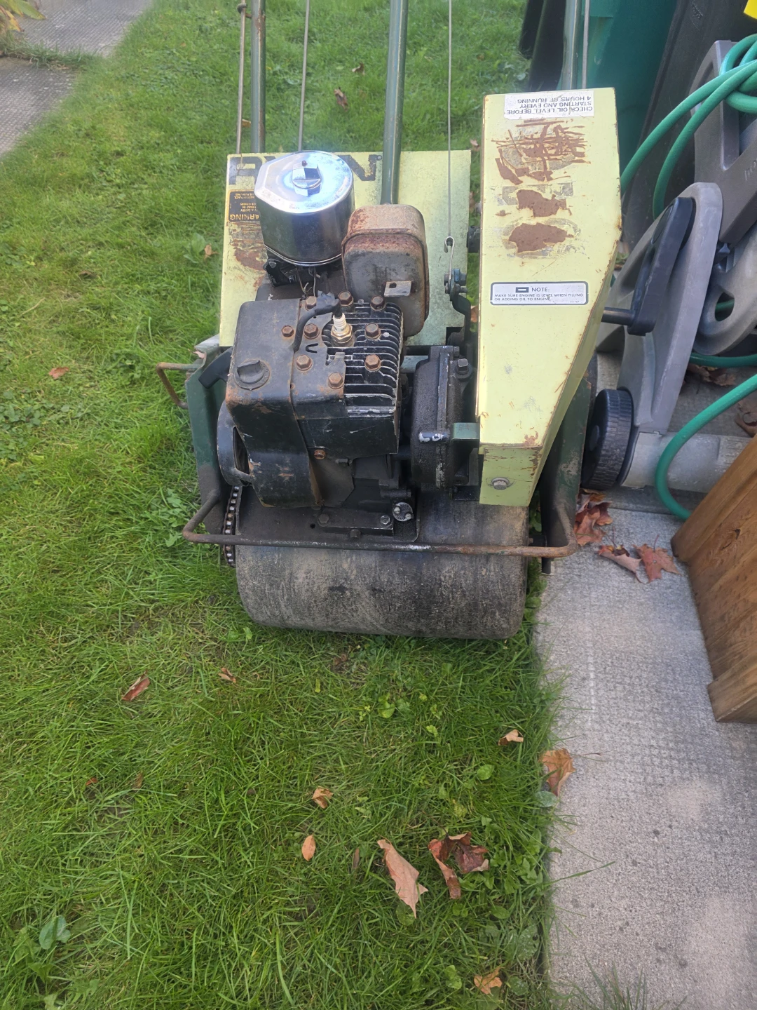 Ryan Lawn Aerator with Briggs & Stratton 3HP Engine