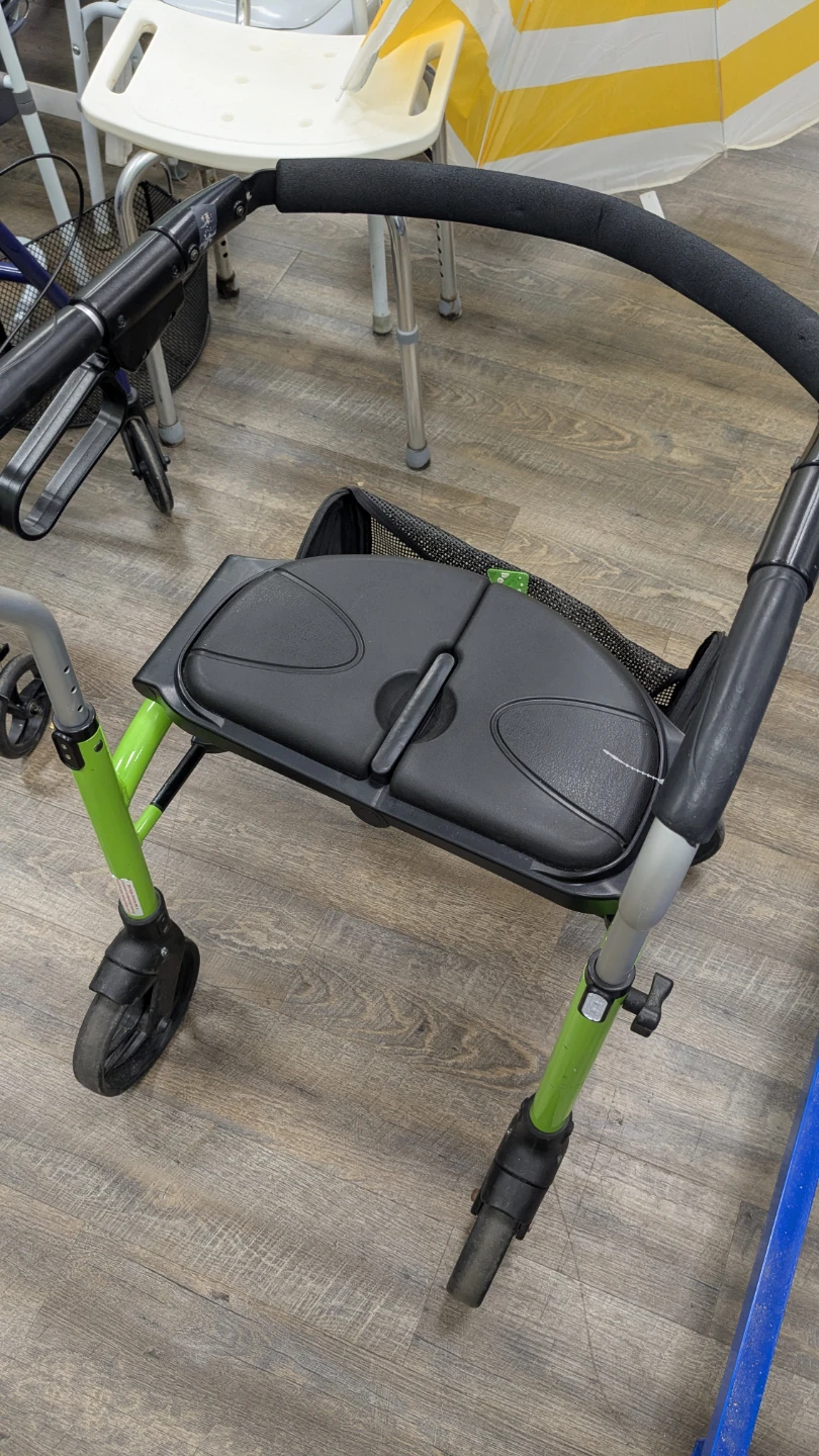 Walker folding chairs - photo 3