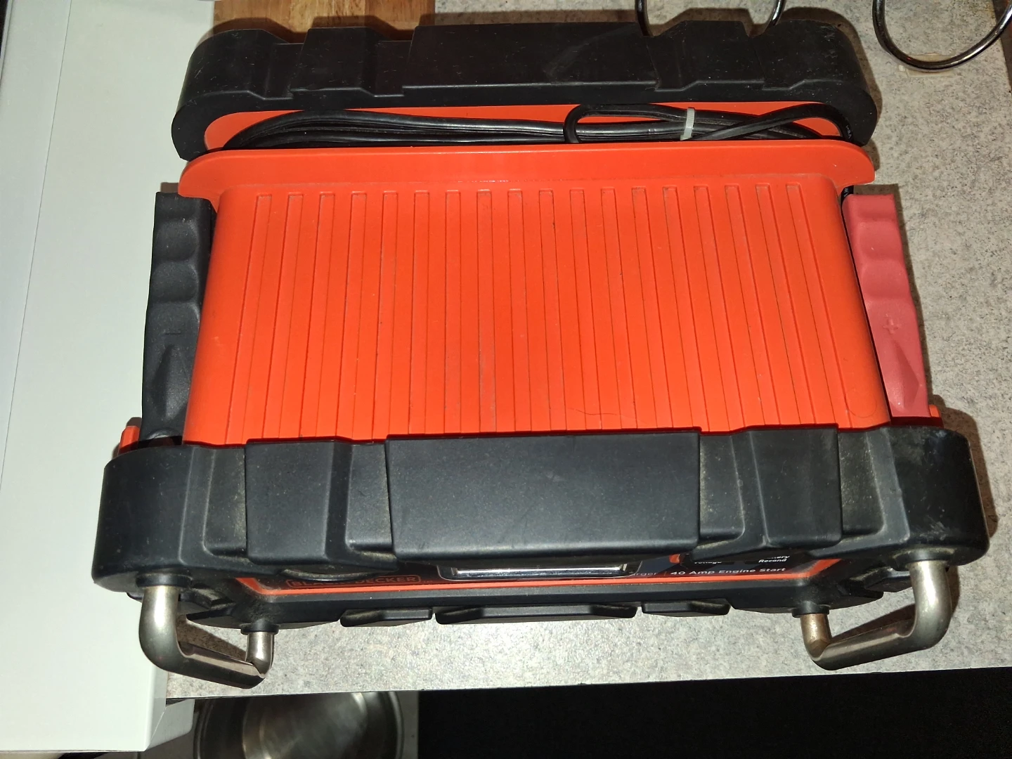 Black+Decker 15A Battery Charger and 40A Engine Starter - photo 3