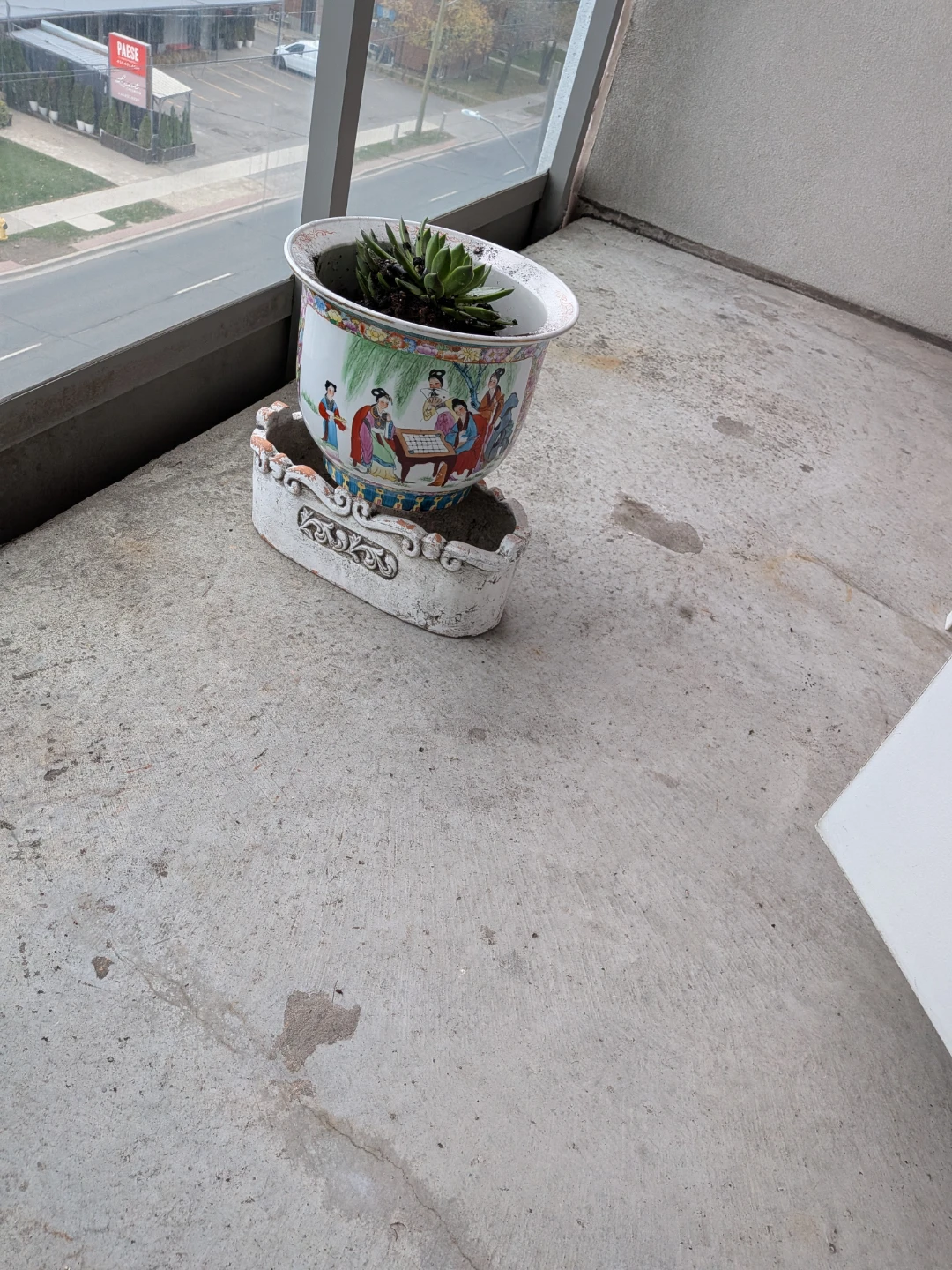 Antique chinese vase with cactus plant - photo 2