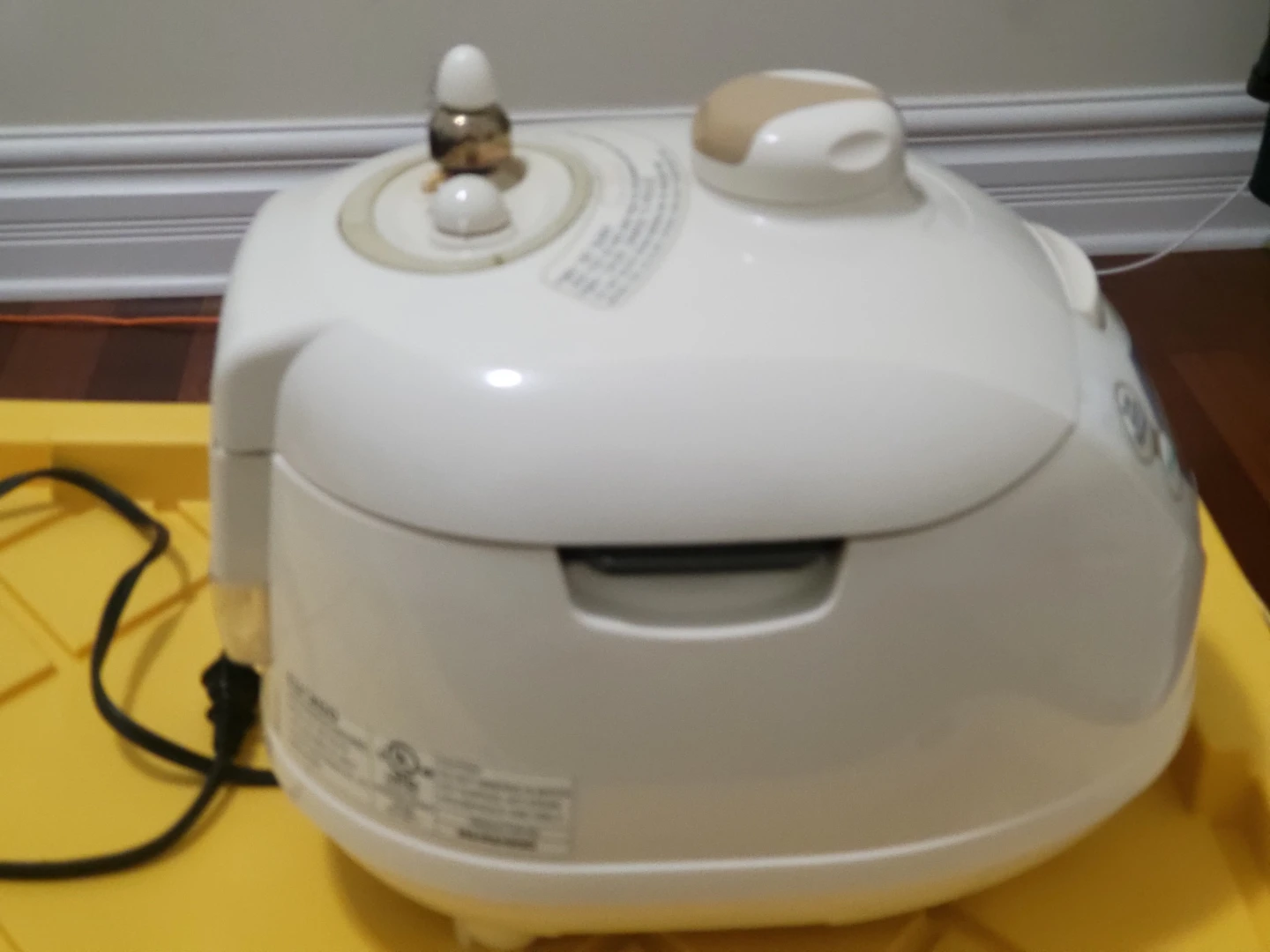 Cuckoo Electric Pressure Rice Cooker - photo 2