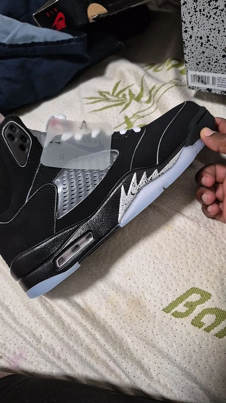 Jordan 5 Black Mettalics