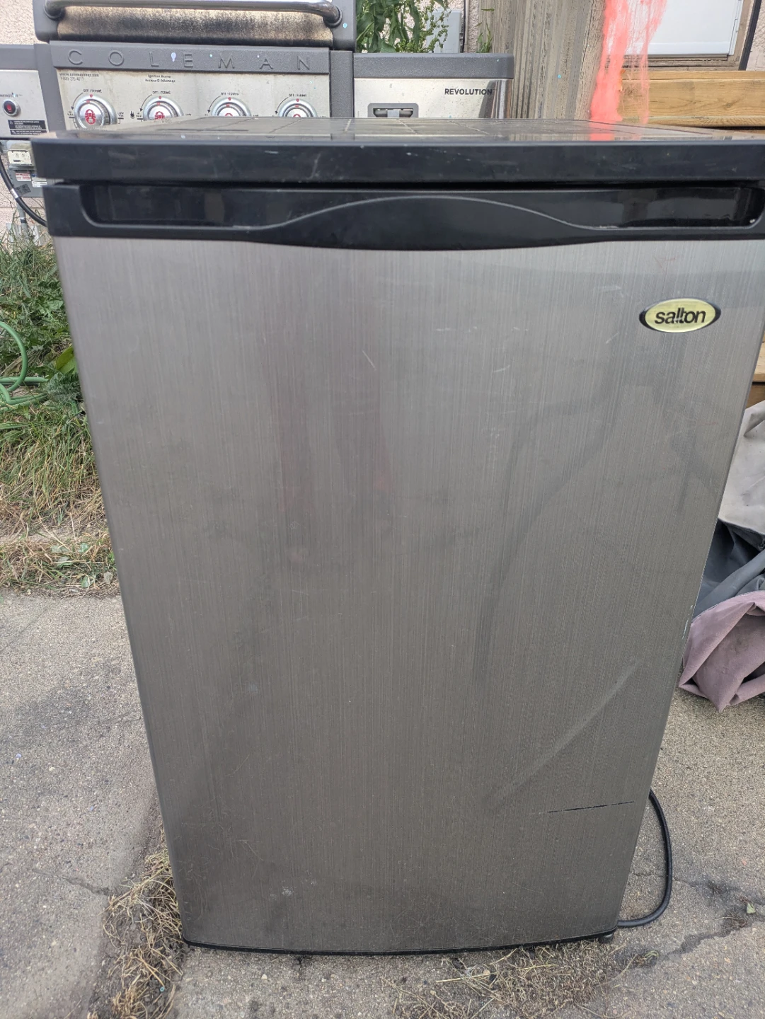 Salton Mini Fridge