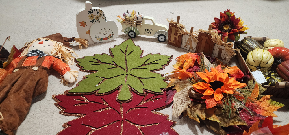 Large Collection of Fall Seasonal Home Decor - photo 2