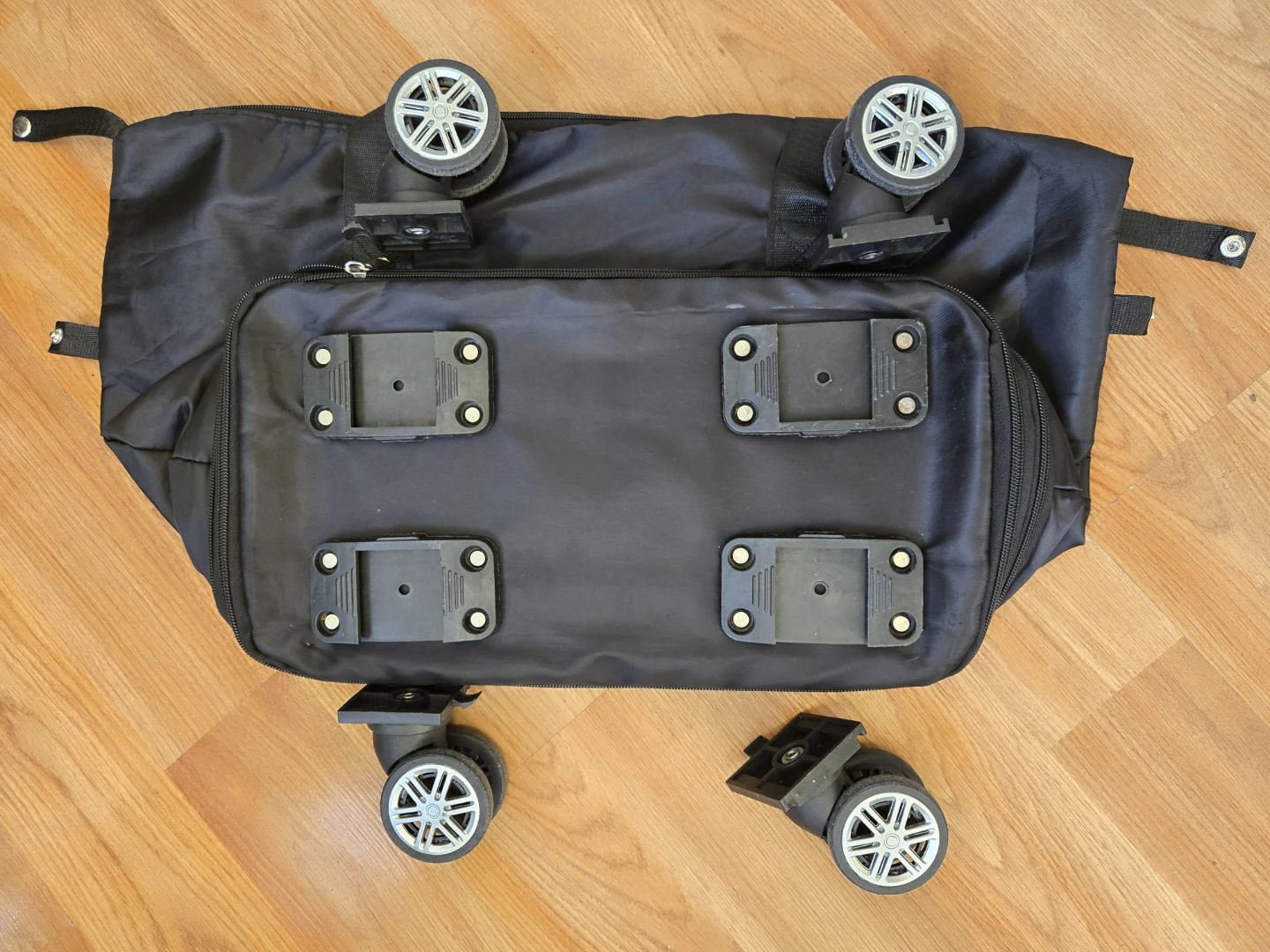 Expandable Travel Bag with Removable Wheels – Black - photo 3