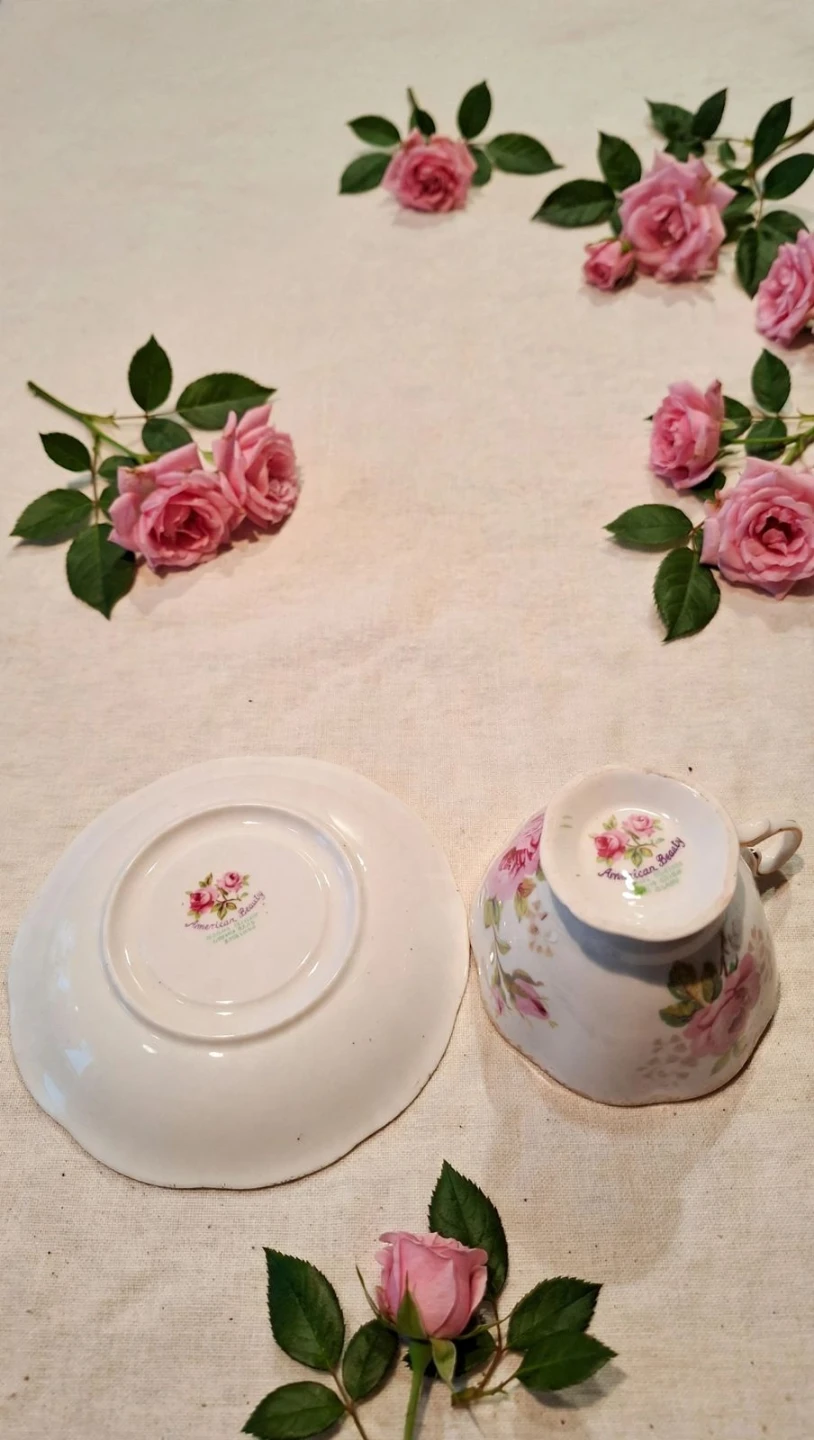 Royal Albert American Beauty Teacup and Saucer - photo 5