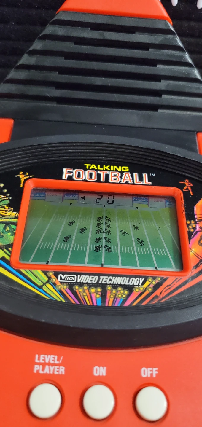 VTech 1986 Talking Football electronic handheld game - photo 2