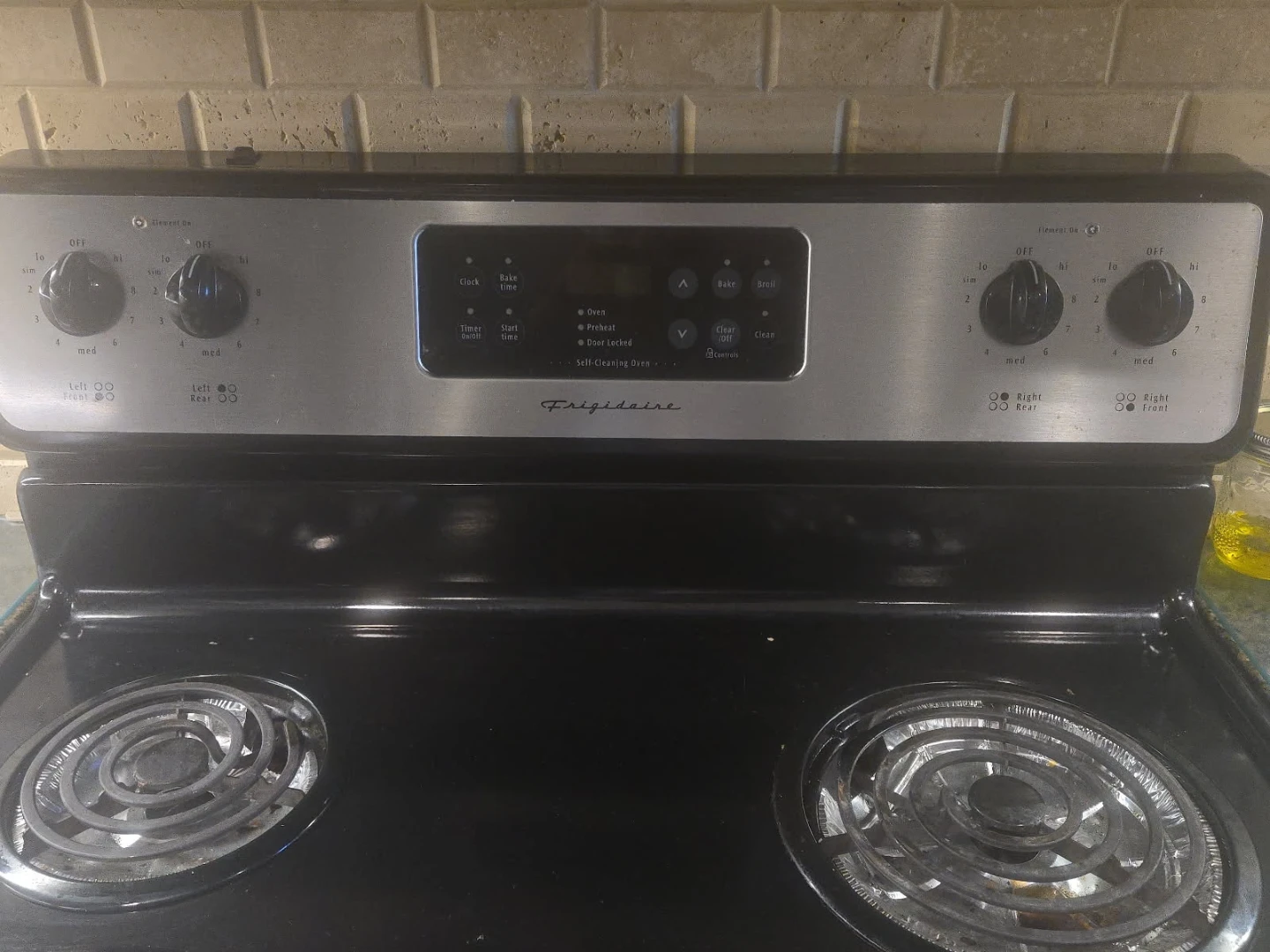 Frigidaire Electric Range with Oven - photo 2