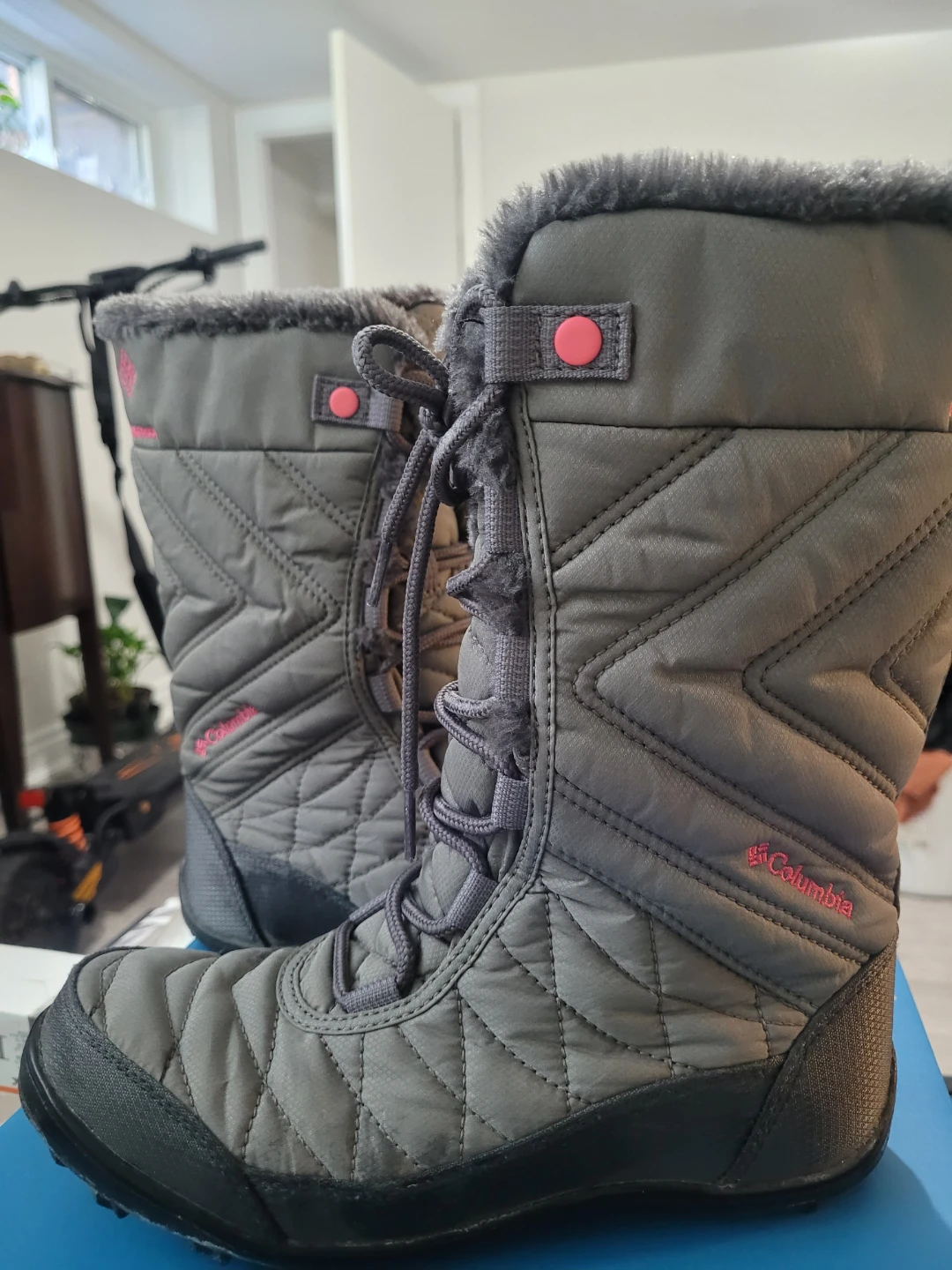 Columbia Youth Minx Mid III Winter Boots - Size 4