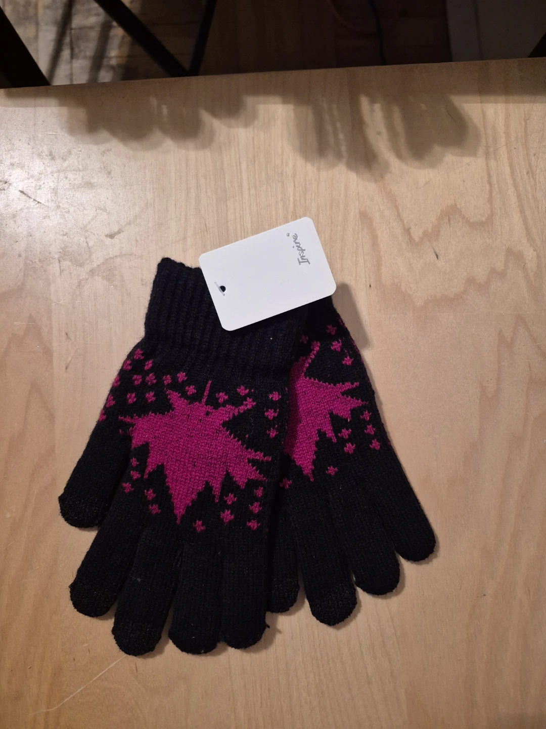 BN) Maple Leaf Knit Gloves Blk/Pink