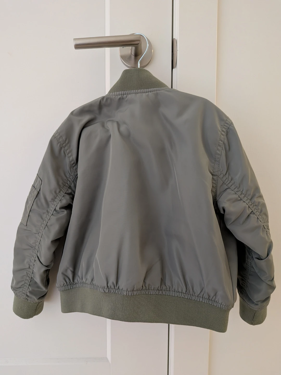 Stylish H&M Bomber Jacket – Size 3/4T - photo 2