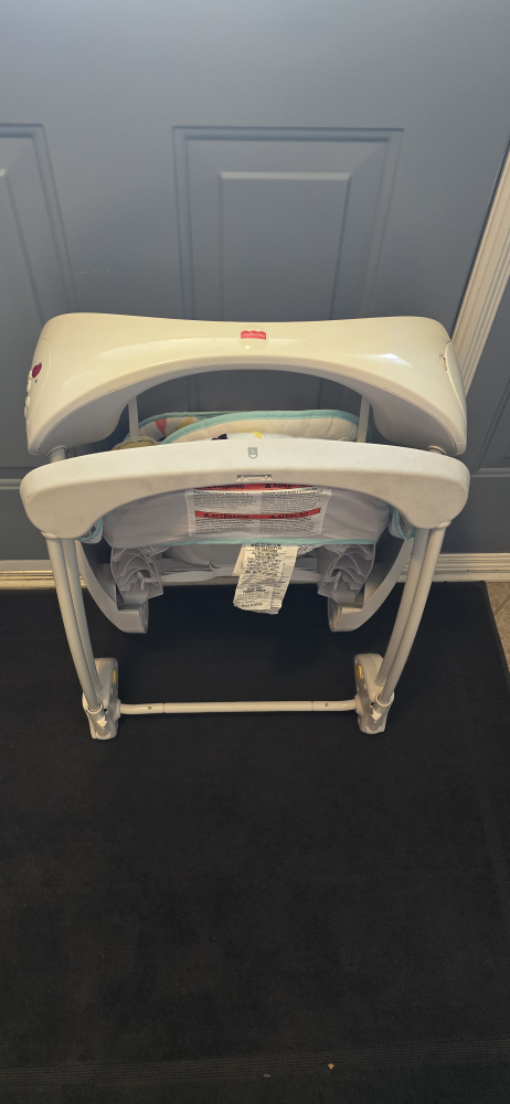 Fisher-Price Baby Swing - 6 speed swings-new batteries included