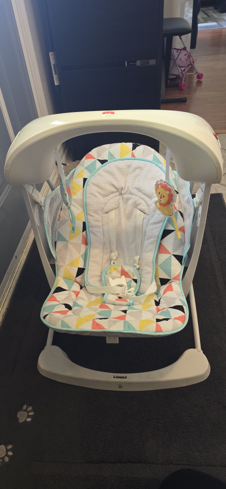 Fisher-Price Baby Swing - 6 speed swings-new batteries included - photo 3