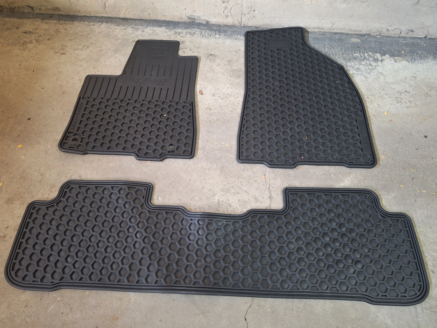 2014-2019 Toyota Highlander Rubber Floor Mats