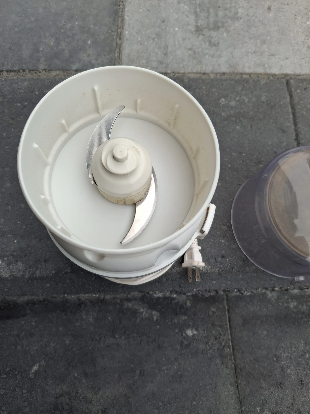 Electric grinder - photo 2