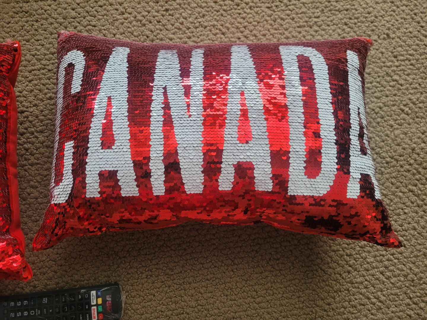 Canada Sequin Throw Pillows - photo 3