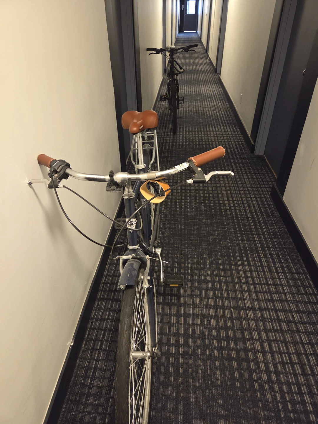 CCM Hybrid Bicycle - photo 3