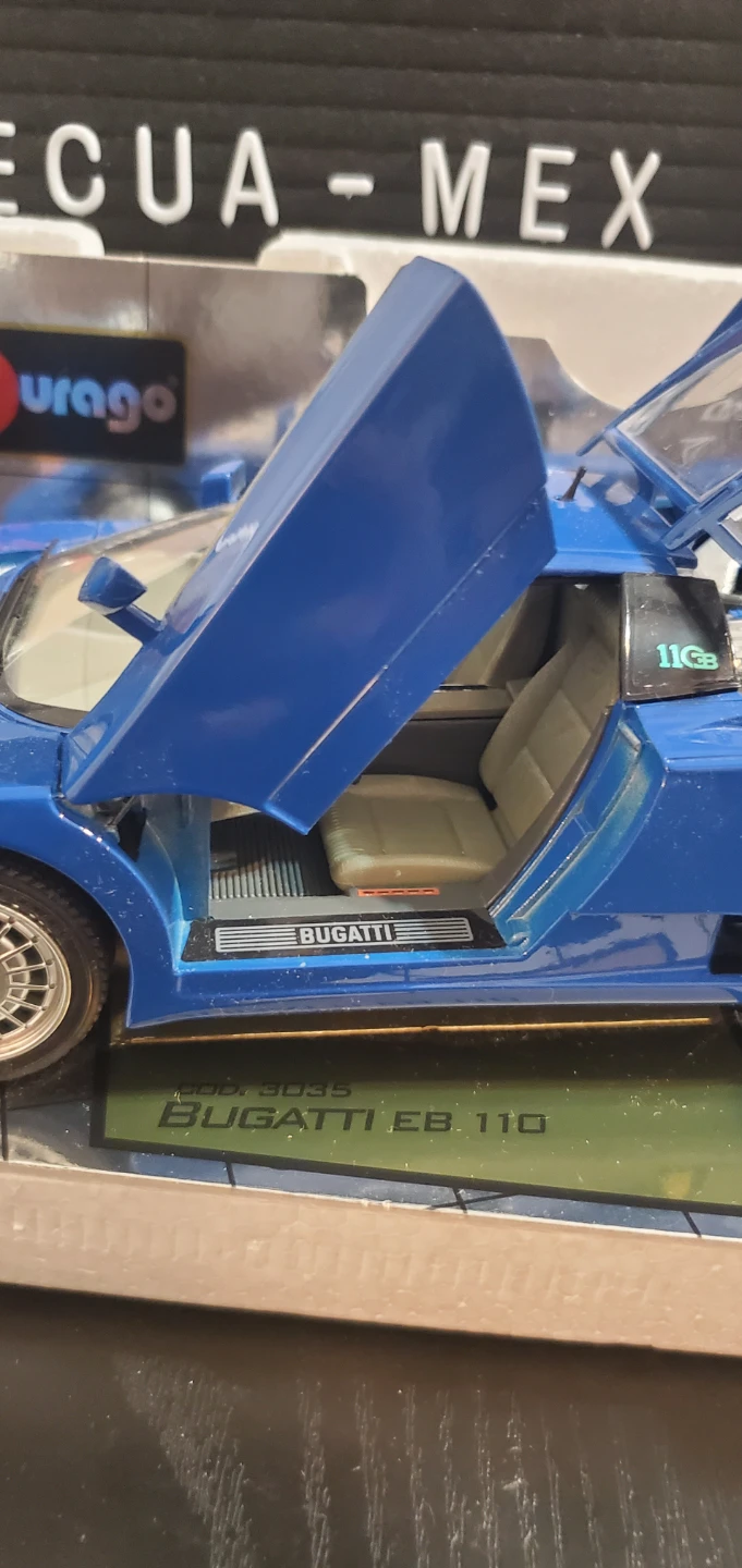 Bburago Bugatti EB 110 1/18 Diecast Model Car - photo 5