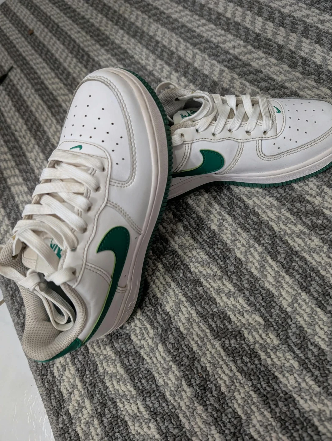 Kids Nike air force one size 1y - photo 3