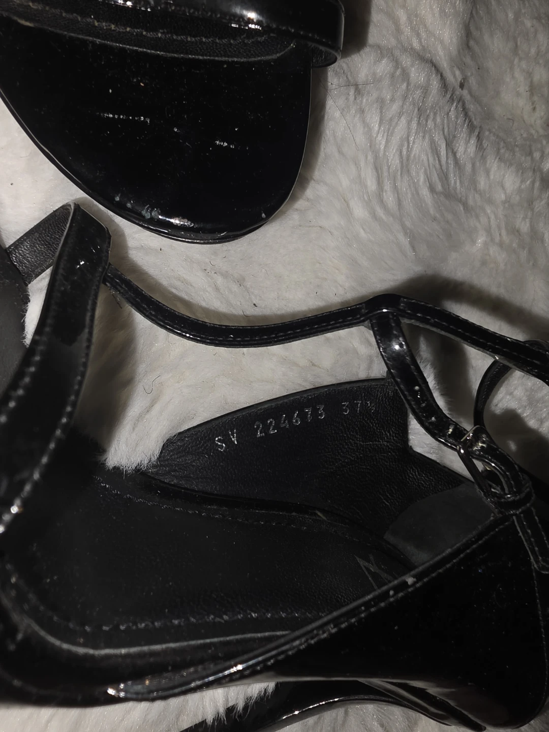 Saint Laurent Black Patent Heels - photo 4