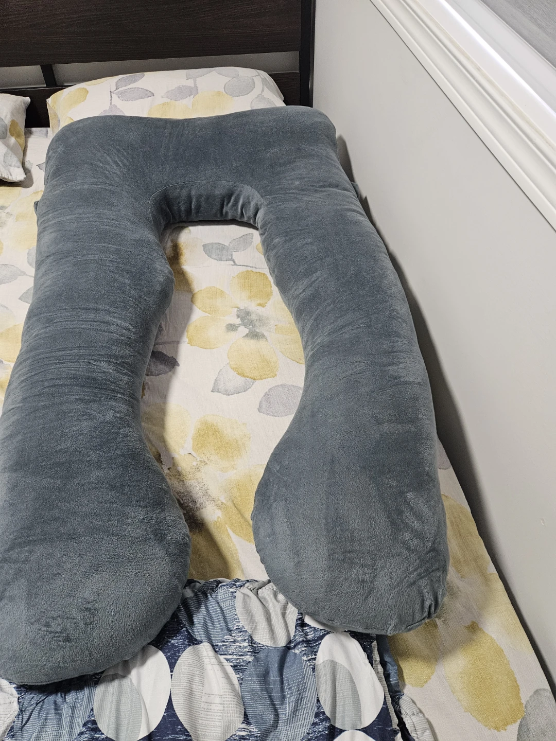 Grey U-Shaped Full Body Pregnancy Pillow - photo 3
