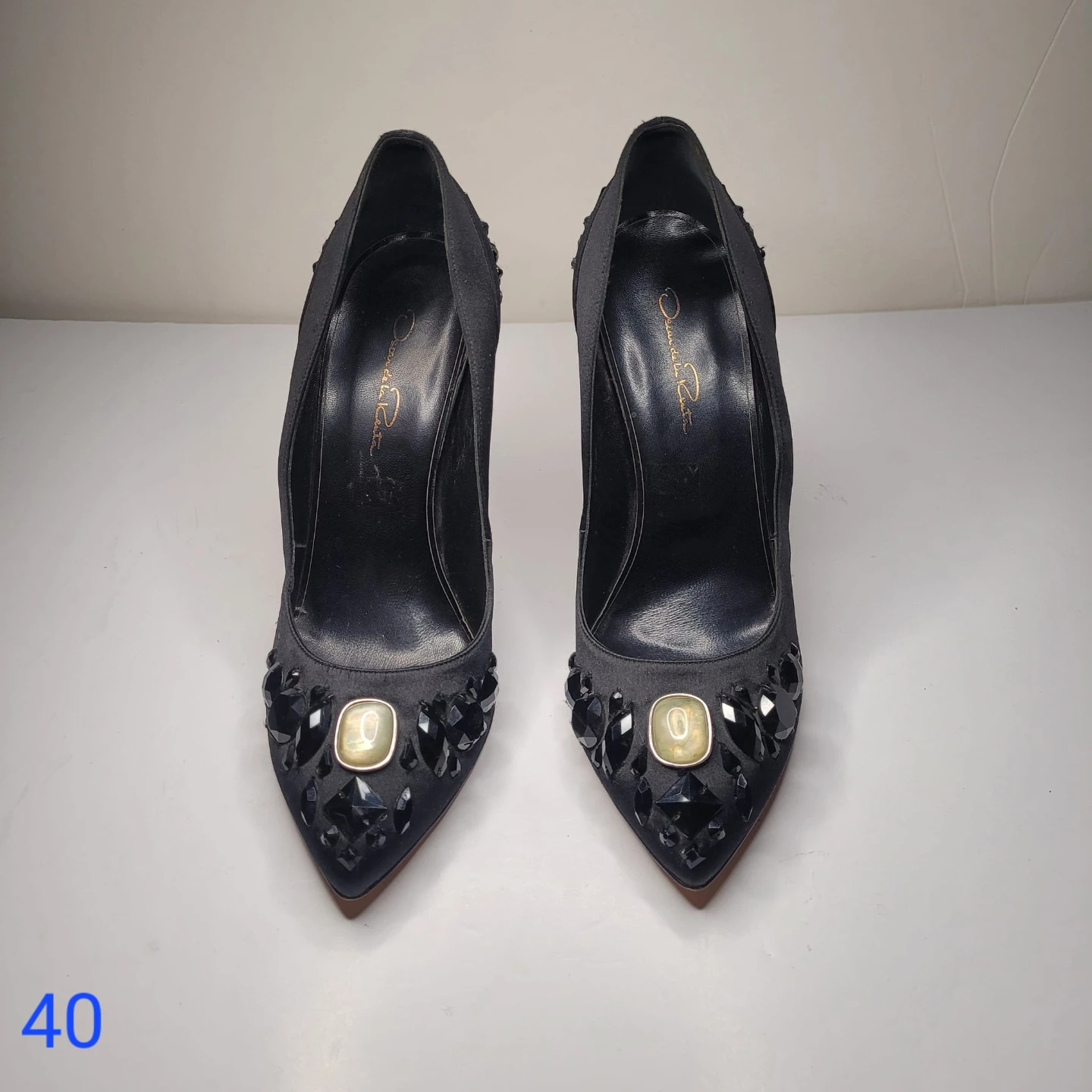 Oscar de la Renta black embellished heels, size 40 - photo 2