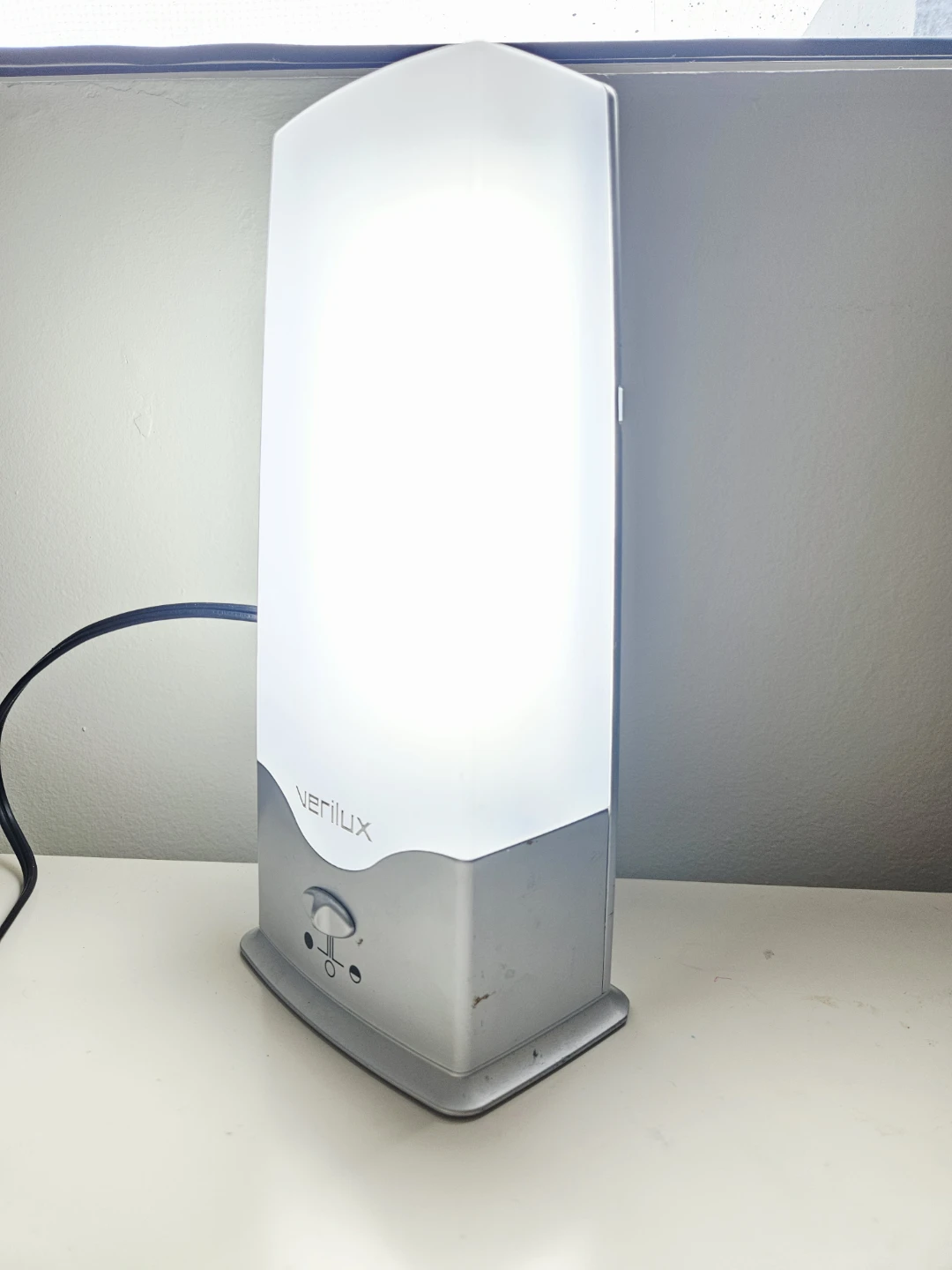 Verilux HappyLight VT03C Therapy Lamp