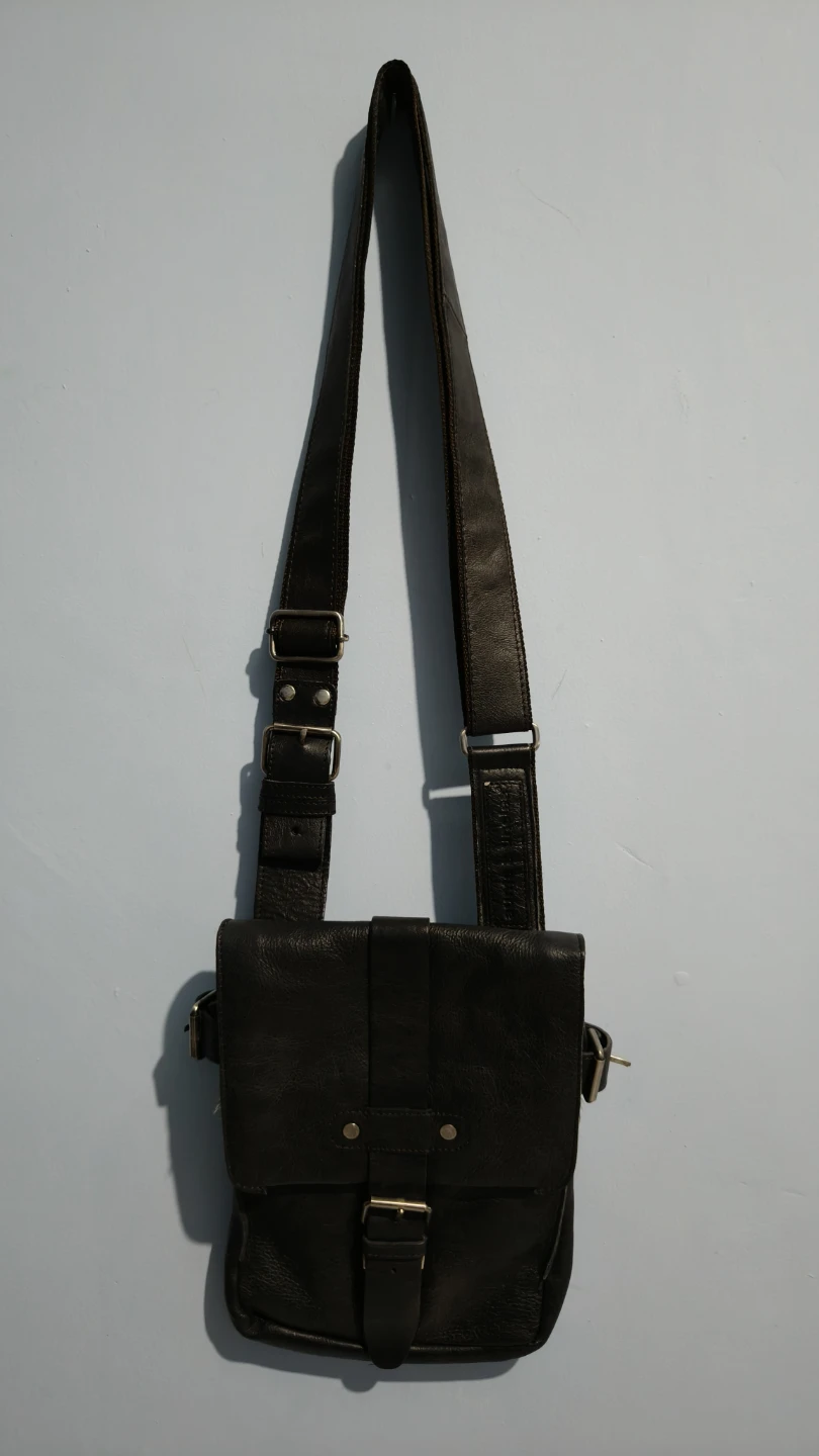 Aunts & Uncles Black Leather Crossbody Bag - photo 4