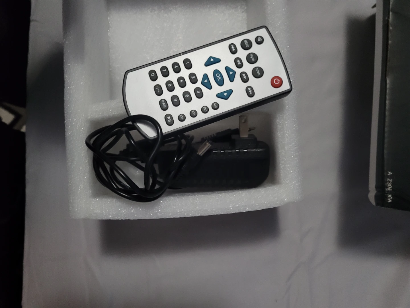 LED Projector with Remote - photo 2