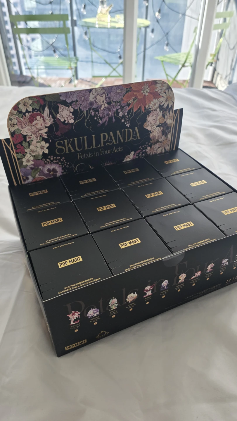 POP MART Skullpanda Petals in Four Acts Blind Box - photo 2