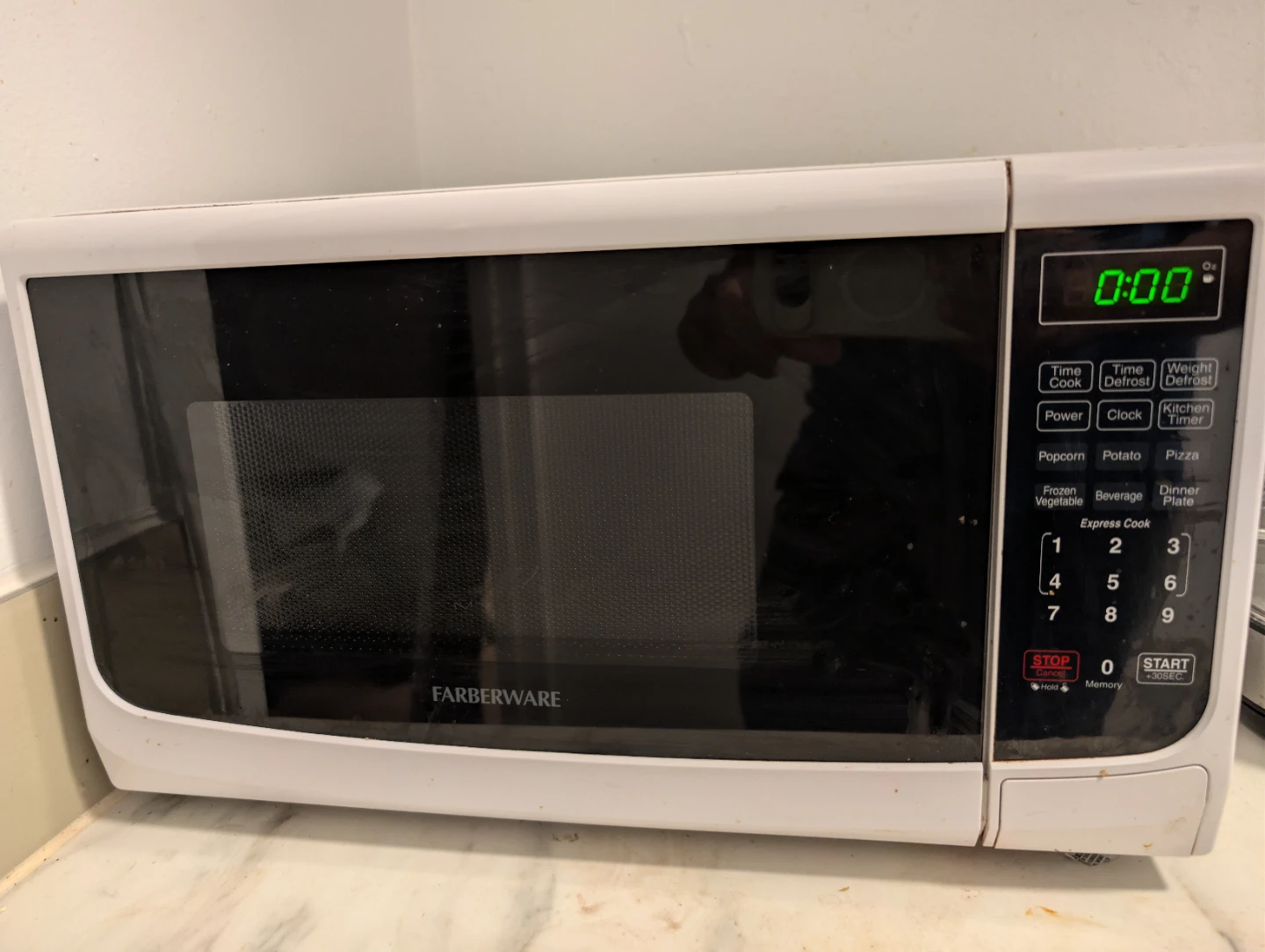 Farberware 700-Watt Microwave