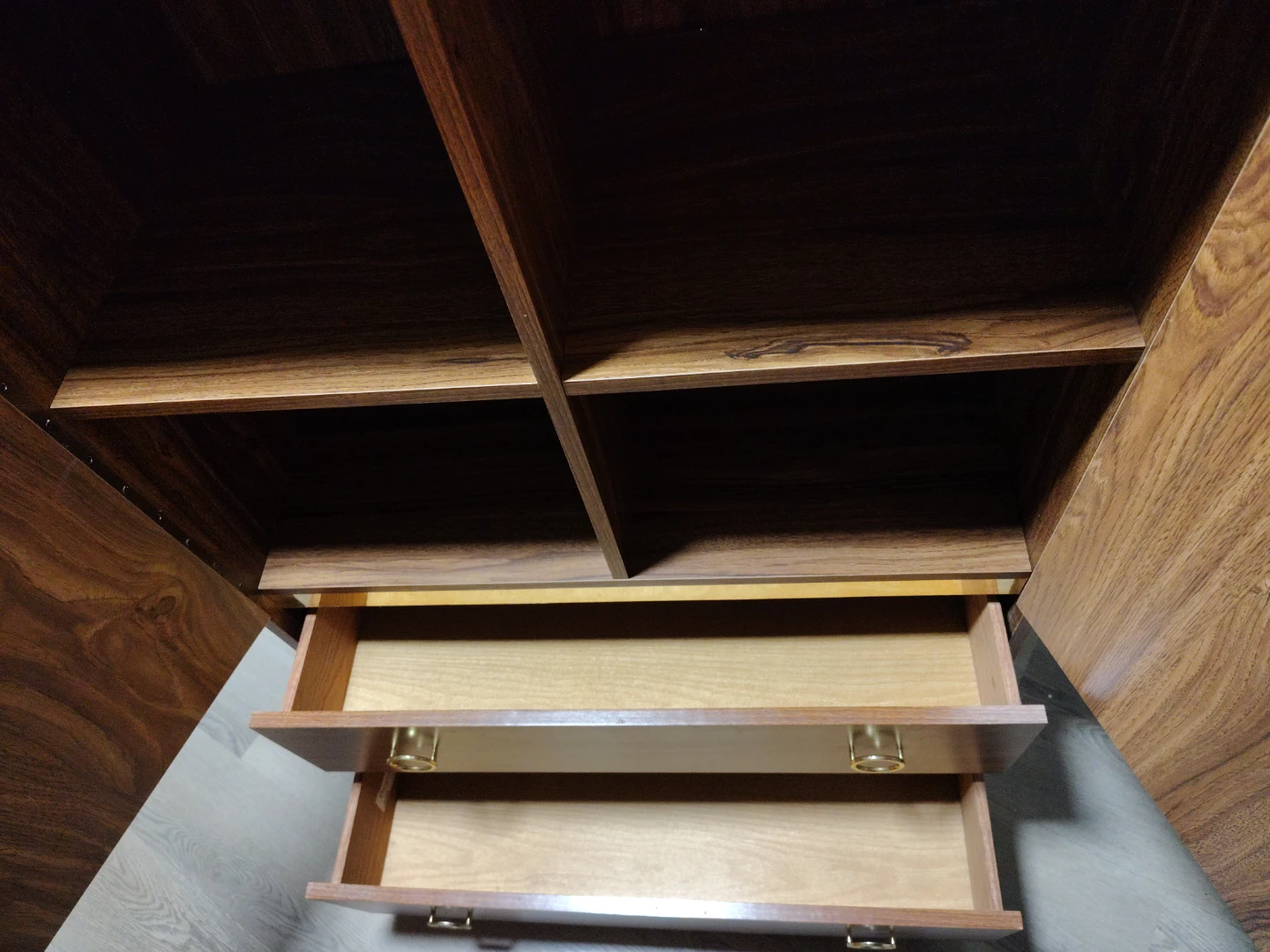 Wood cabinet with drawers - photo 5