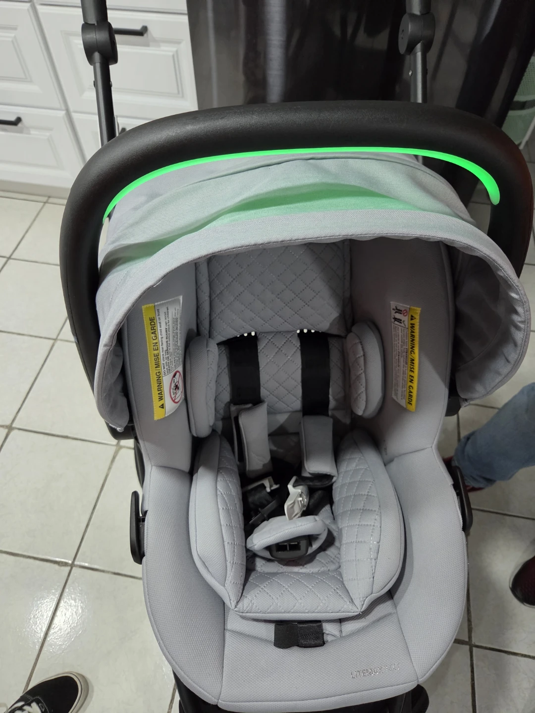 Evenflo Litemax NXT SensorySoothe Infant Car Seat - photo 2