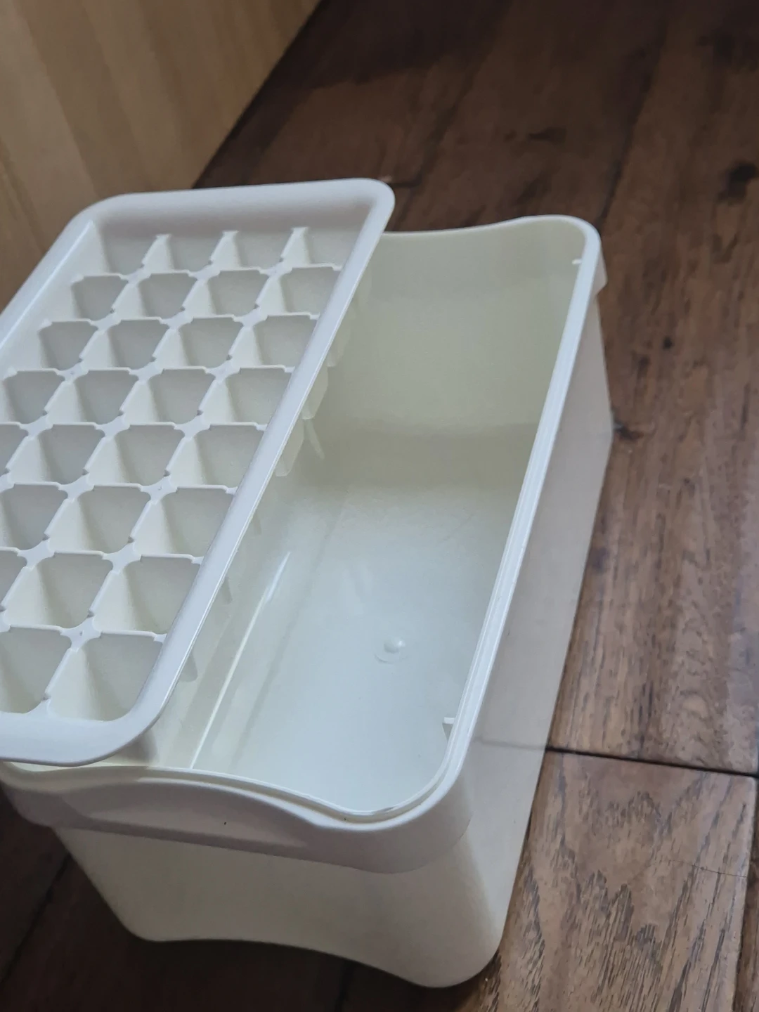 Ice Cube Tray with Bin and Scoop - photo 2