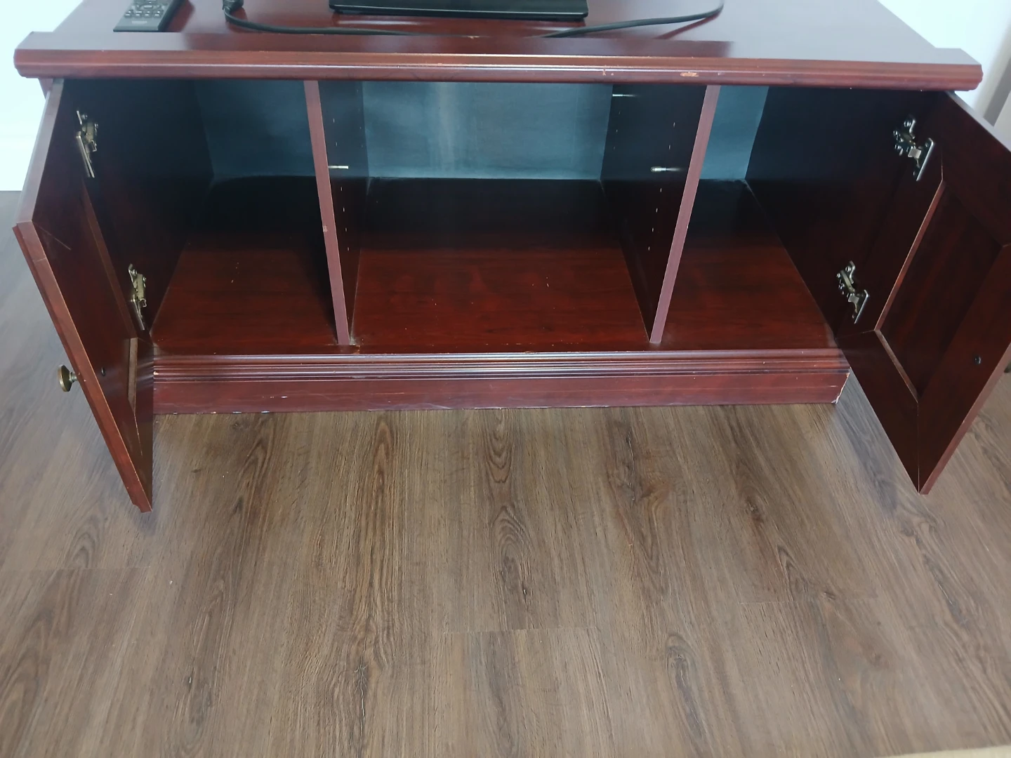 Toshiba TV  with wooden stand