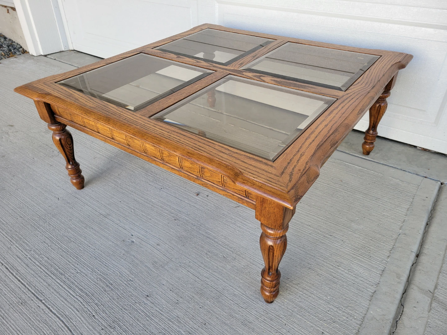 Beautiful Vintage Solid Oak Square Coffee Table / Glass Inserts. - photo 4