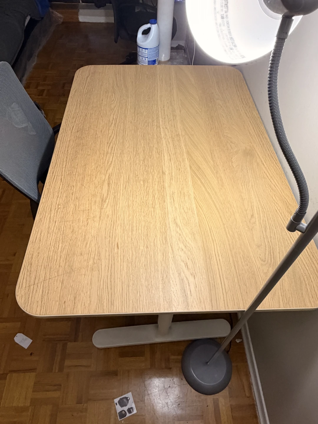Standing Desk with Mesh Office Chair and standing lamp - photo 3
