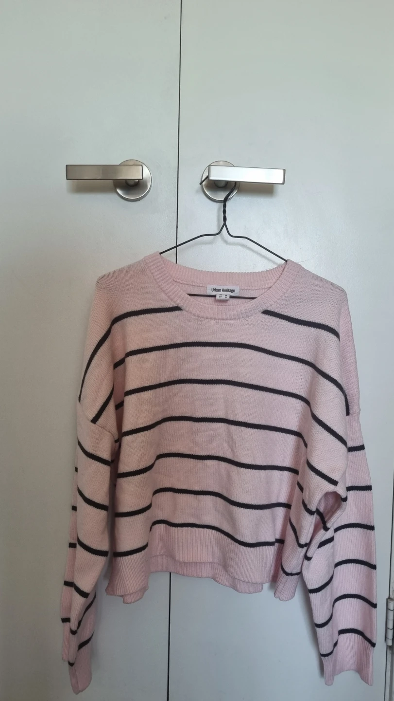 Brand New Striped Knit Sweaters – M/L - photo 4