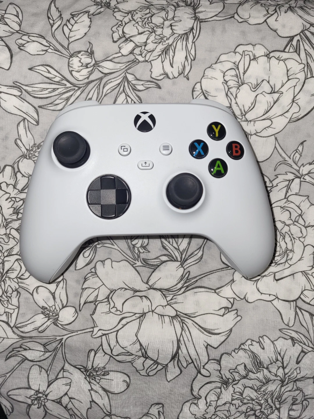 Three Xbox-compatible controllers - photo 3