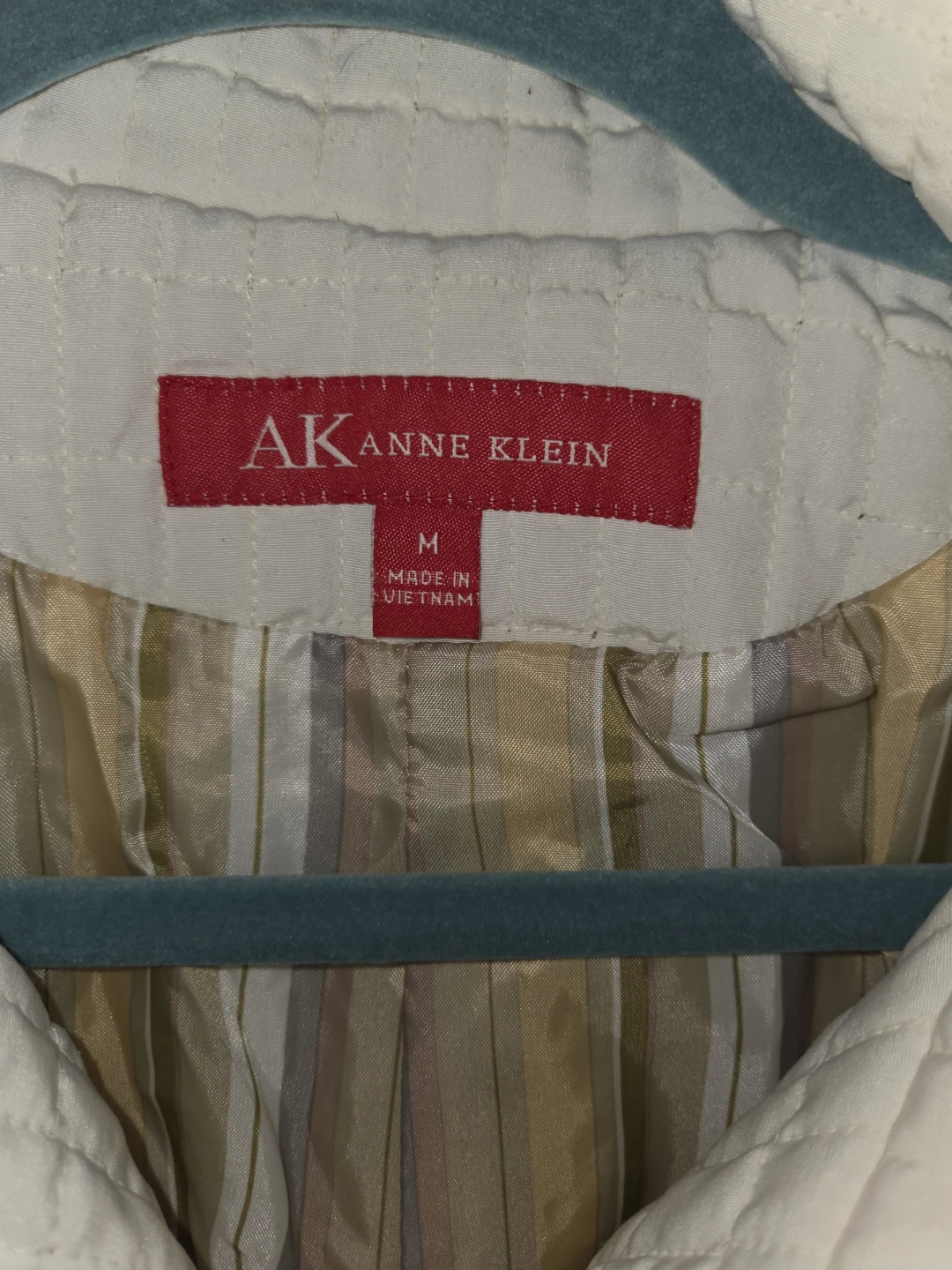 AK by Anne Klein Quilted Lined Jacket in a Women's M - photo 3