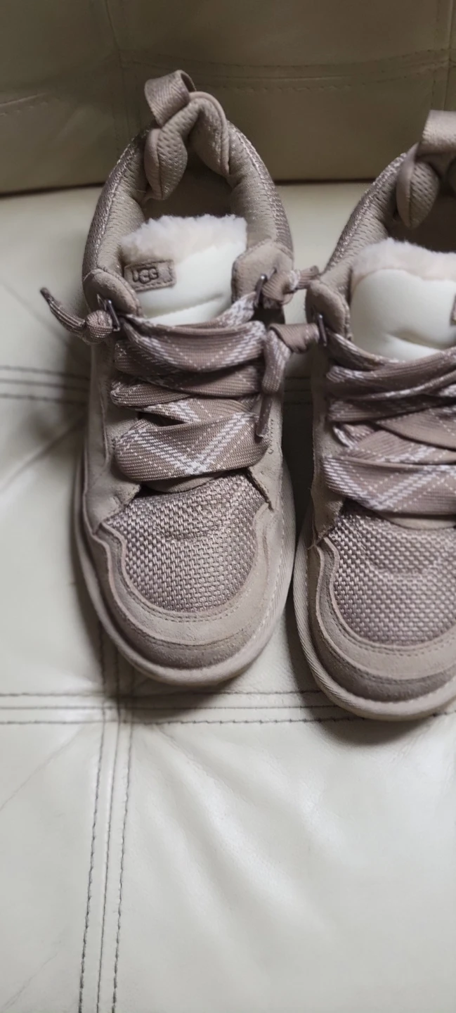 UGG lowmel Sneakers sz 6 - photo 2