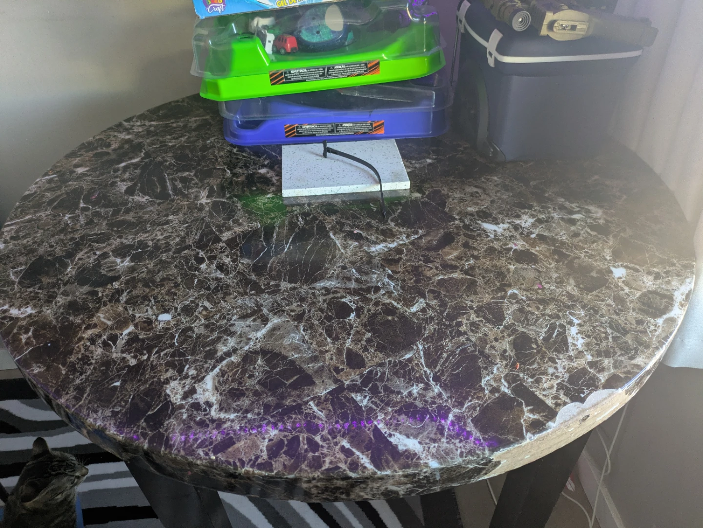 Round Faux Marble Accent Table - photo 5