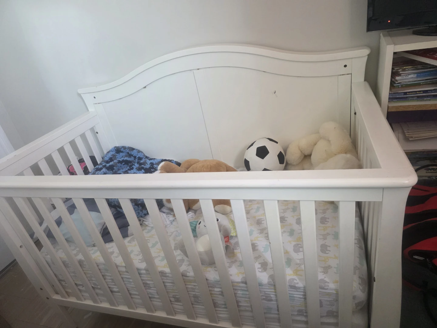 White Wooden Baby Crib - photo 2