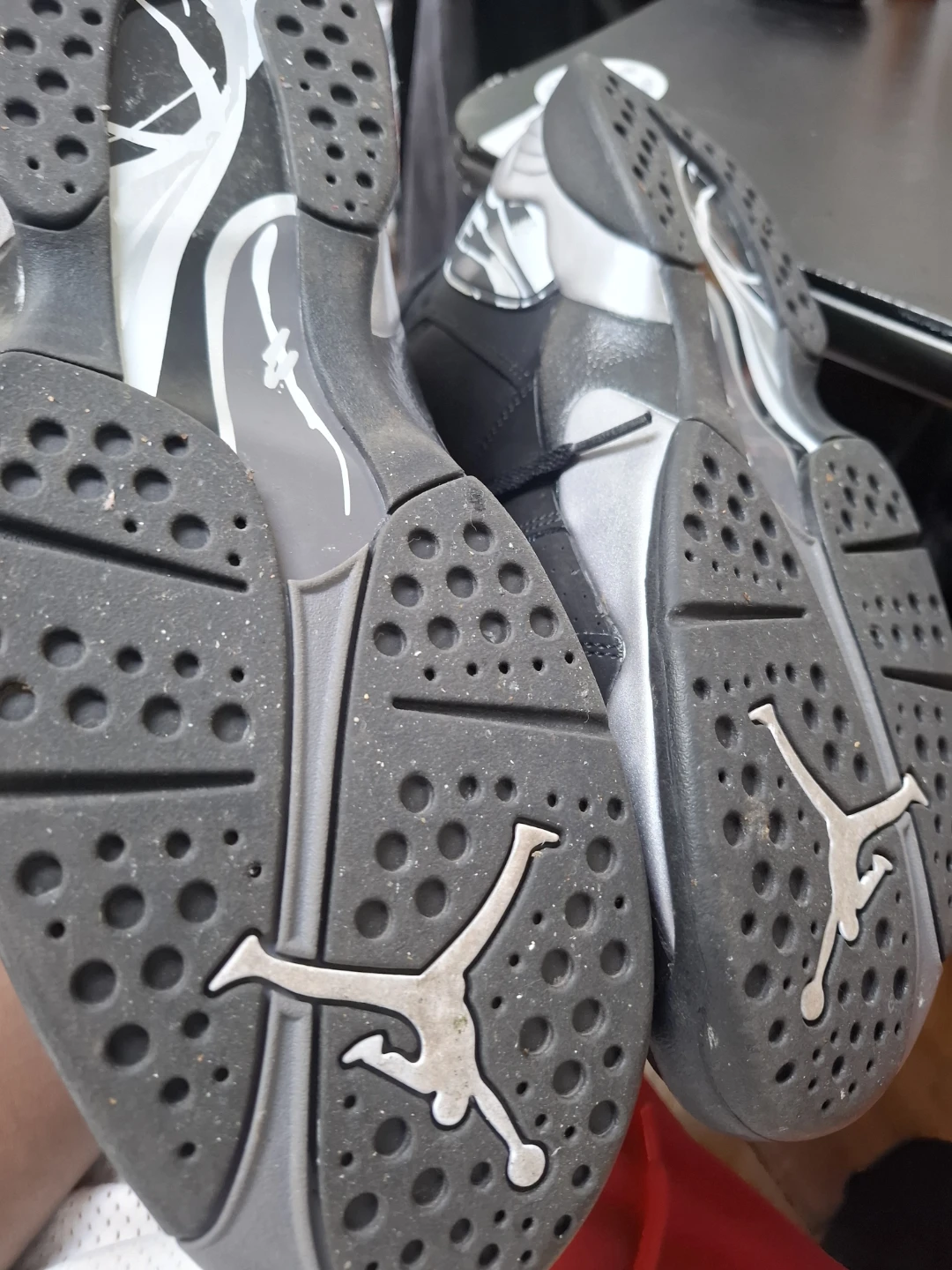 Air Jordan 8 Retro Black and Silver - photo 3