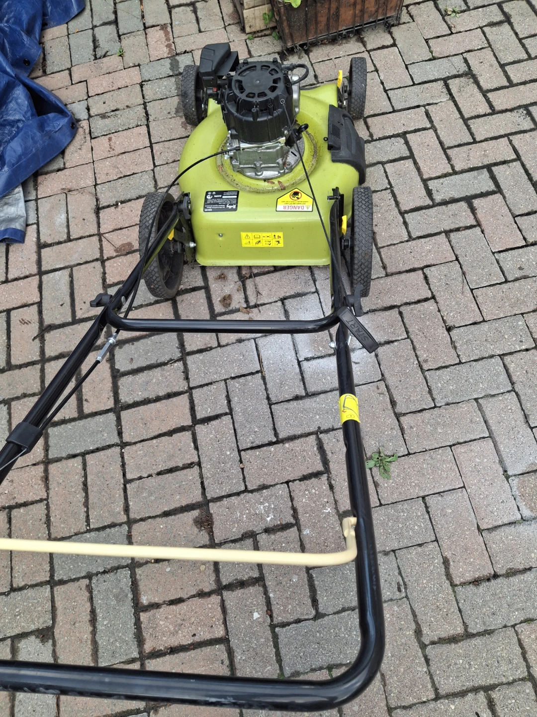 Gas Powered Lawn Mower for parts - photo 5