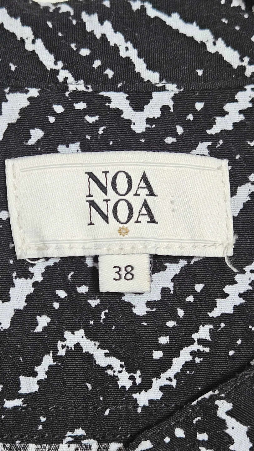 Black and White Patterned Tunic with belt, Size Medium - photo 2