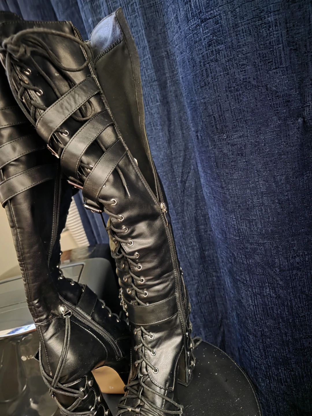 Black Lace-Up Buckle Platform Boots - photo 3