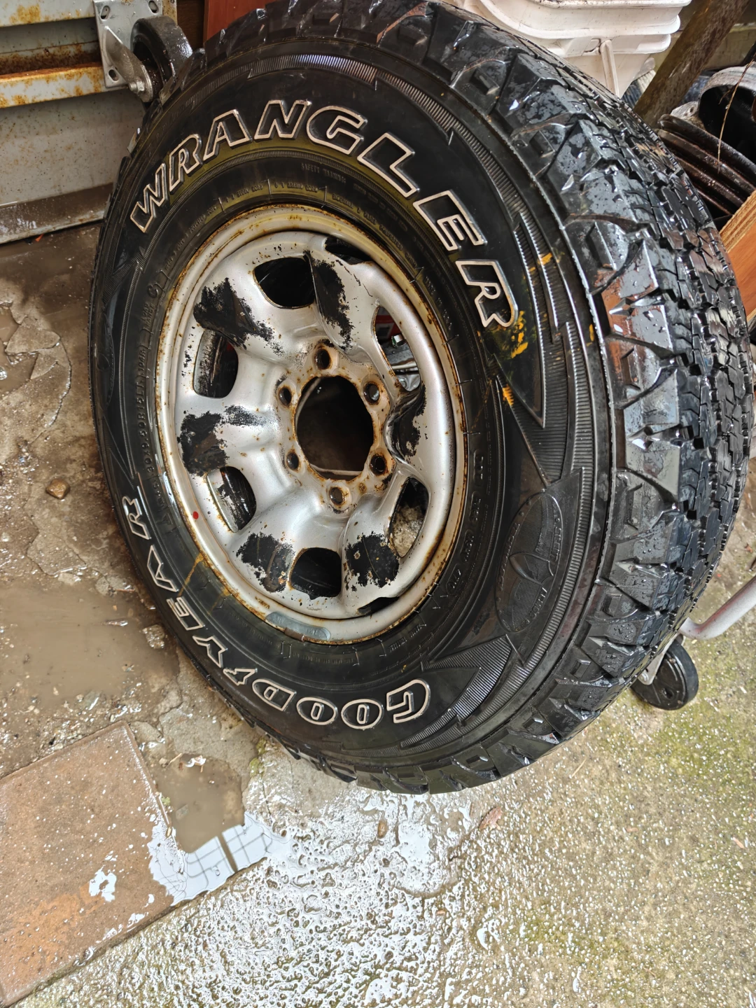 Goodyear Wrangler 30x9.50R15LT Tire on Rim - photo 2