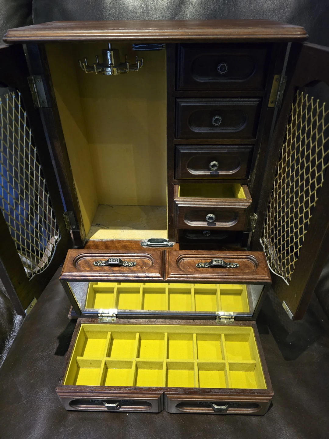 Wooden Jewellery Armoire Cabinet - photo 3